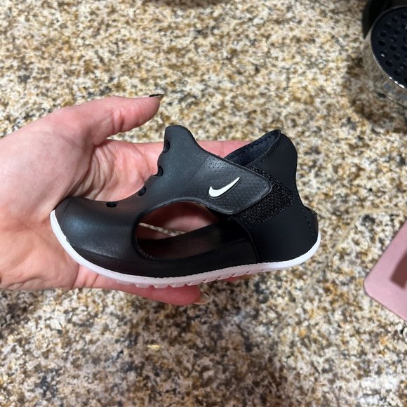 Nike Kids sandals - Picture 1 of 3